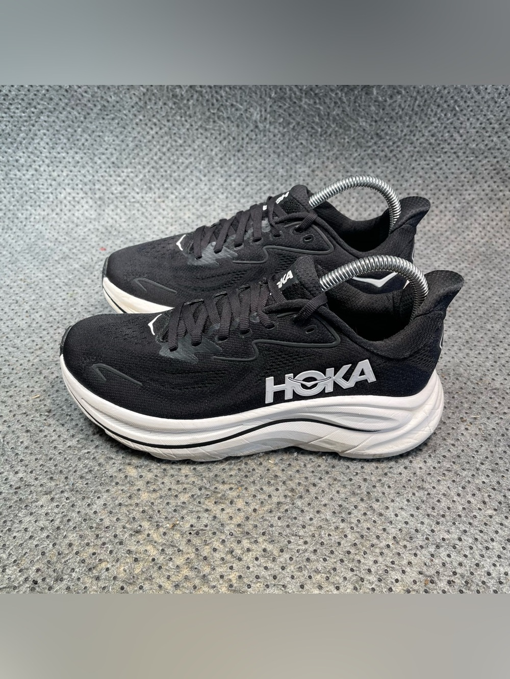 Hoka One One Clifton 10 Black Running Shoes No Insoles Size 6.5 Women’s